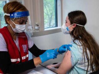 Hebat !!! Lebih dari 100 juta Orang Amerika telah divaksinasi lengkap, akhir 2021 AS siap vaksinasi Covid-19 untuk remaja dan anak