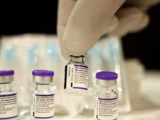 Studi !!! Vaksin Pfizer beri separuh perlindungan dari Varian Omicron, cukup tiga dosis mampu netralkan virusnya