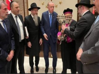 Aliansi Rabi Yahudi Negara-negara Islam dijamu di Istana Turki, Presiden Erdogan: Hubungan dengan Israel akan selalu kuat, dan kami akan melawan anti-Semitisme