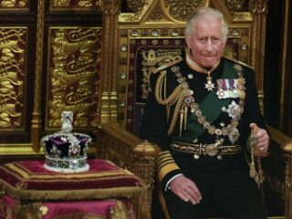 Wuauw !!! Tanpa warisan Ratu Elizabeth, Charles punya kekayaan tak terhitung
