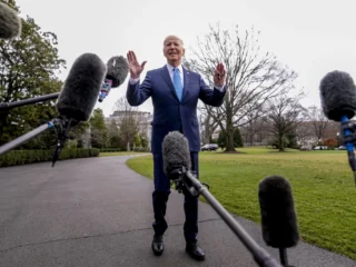 Melalui telepon, Presiden AS Joe Biden ucapkan selamat kepada Prabowo