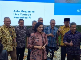 Rupiah memang melemah terhadap dolar AS, tapi masih lebih baik dibandingkan negara lain