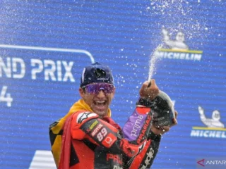 MotoGP Prancis: Martin juara, Marquez rebut posisi dua meski start dari P13