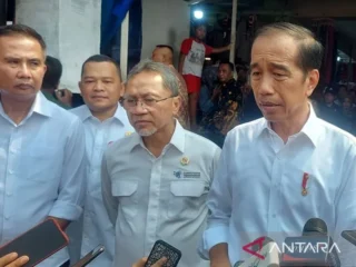 Foto dirinya "hilang" di kantor DPD PDIP, Jokowi tanggapi santai