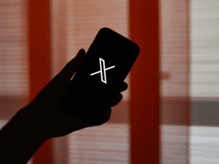 Twitter.com berlalu, X.com resmi ambil alih