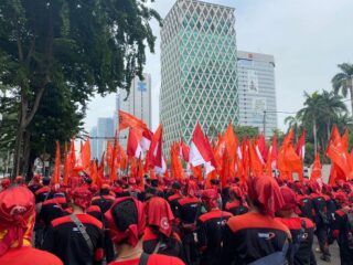 Jokowi kepada para buruh: Kalian adalah pahlawan
