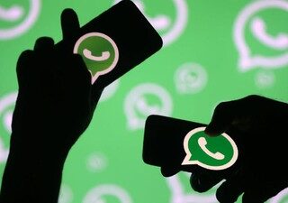 Tanpa memblokir, ini cara orang tak bisa 'chat' ke WhatsApp kita