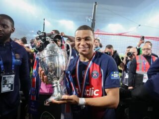 Kylian Mbappe persembahkan gelar Trofi Coupe de France sebelum tinggalkan PSG