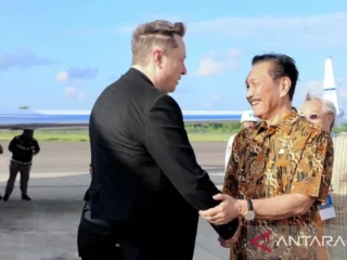 Dijemput Luhut, Elon Musk tiba di Bali untuk resmikan Starlink