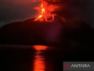 Akibat erupsi Gunung Ruang, tujuh Bandara ditutup