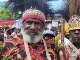 Kokoh bersatu tanpa prahara, hidup rukun penuh kasih
