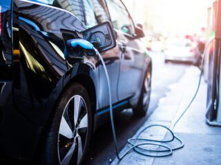 Survei: Hampir 50 persen pengguna mobil listrik ingin kembali ke mobil konvensional