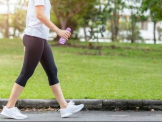 Jalan kaki 30 menit setiap hari dan delapan manfaatnya