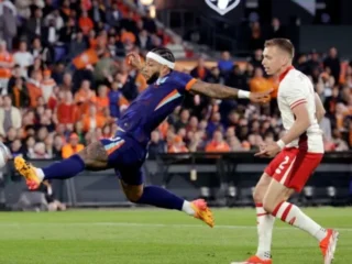 Jamu Kanada, Timnas Belanda menang telak 4-0