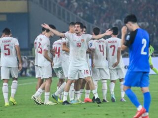 Kenapa Timnas Indonesia pakai 'jersey' putih lawan Filipina? Ini alasan STY