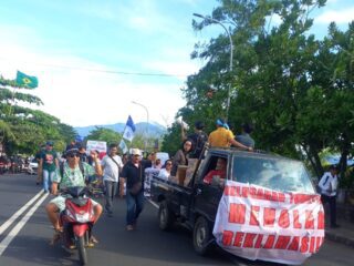 AMPLTR gelar unjuk rasa tolak reklamasi pantai di Wilayah Manado Utara