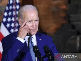 Kecewa melihat penampilan saat debat, petinggi Demokrat desak Biden diganti