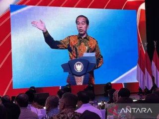 Jokowi sorot ruwetnya perizinan, akibatnya Indonesia ketinggalan konser Taylor Swift