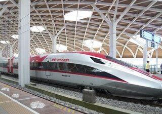 Wuauw !!! Kereta cepat Jakarta-Bandung bakal tembus Jogja, begini pesan Luhut