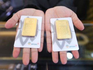 Sabtu ini, harga emas Antam naik Rp10.000, jadi Rp1,396 juta per gram