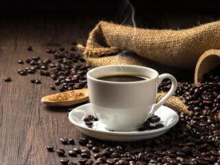 Lima efek samping minum kopi tanpa gula bila berlebihan tiap hari