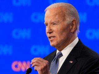 Dolar tekan rupiah sesaat Joe Biden mundur dari Pilpres AS