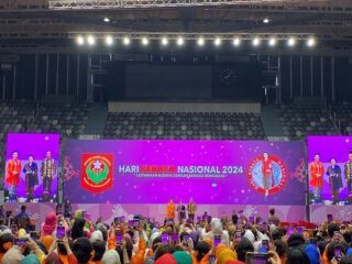Iriana Joko Widodo dapat anugerah Ibu Bangsa di Hari Kebaya Nasional
