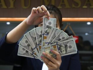 Data ekonomi AS melemah, rupiah menguat dan naik 40 poin