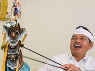 Golkar dukung Dedi Mulyadi di Pilkada Jabar, ribuan kader PDIP Subang kembalikan KTA
