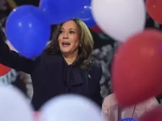 Semakin kuat di jajak pendapat, Partai Demokrat sahkan Kamala Harris calon Presiden AS