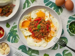 Simak berbagai manfaat kuning telur, dan tips aman mengkonsumsinya