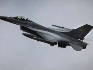 Rusia hancurkan jet tempur F-16 Ukraina pemberian NATO, padahal baru dikirim
