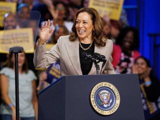 Kamala Harris semakin ungguli Trump, dukungan wanita dan warga Hispanik melonjak