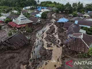 Banjir Bandang di Ternate, tujuh orang meninggal dan akses jalan lingkar kota  putus