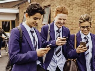 Diterapkan di Prancis, Siswa Dilarang Menggunakan Telepon Pintar di Sekolah, Tahap Uji Coba Segera Dimulai September 2024