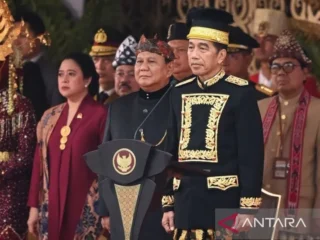 HUT ke-79 RI di IKN: Presiden kenakan baju adat Kalimantan Timur saat upacara