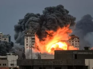 Di tengah upaya dunia meminta gencatan senjata, Israel hantam Tepi Barat
