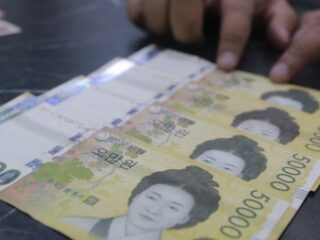 'Buang' Dolar AS, RI dan Korsel resmi transaksi pakai Rupiah-Won