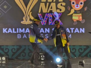 PWI anugerahi Gubernur Paman Birin penghargaan Kepala Daerah Peduli Olahraga