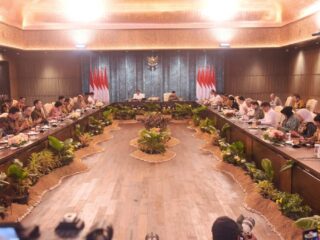 Dua menteri tak hadir dalam sidang paripurna kabinet di IKN, ada apa?