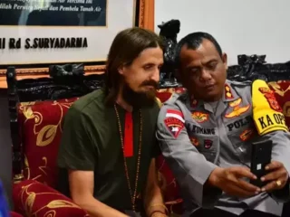 Disandera 1,5 tahun di Papua, pilot Susi Air berhasil dibebaskan