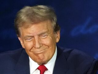 Pakai senapan AK-47, ini sosok yang mau bunuh Donald Trump