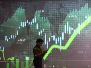 Di akhir era Jokowi, IHSG catat rekor lagi: Tembus level 7.900