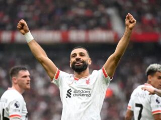 Bantai Manchester United 3-0, Liverpool menempel City di Liga Inggris