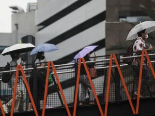 Prakiraan Cuaca wilayah Sumatera dan Indonesia Timur hujan, Sabtu 14 September 2024