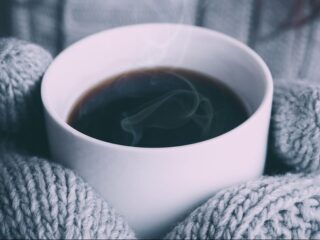 Minum kopi hitam tanpa gula, kapan sebaiknya waktunya ya?