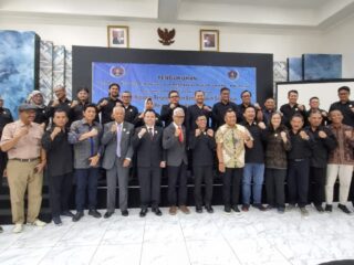Ketum Hendry Ch. Bangun kukuhkan LKBPH PWI Pusat: "Kita bantu dan bela wartawan demi tegakkan kemerdekaan pers"