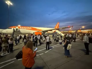 Gegara power bank, penerbangan easyJet Yunani menuju Inggris gagal terbang