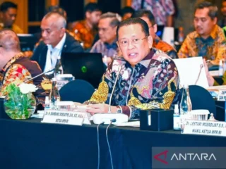 MPR akan pertemukan keluarga Soeharto dan Gus Dur guna tuntaskan warisan masalah politik di masa lalu
