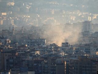 Ribuan orang menyelamatkan diri, Israel perluas pengeboman di Lebanon